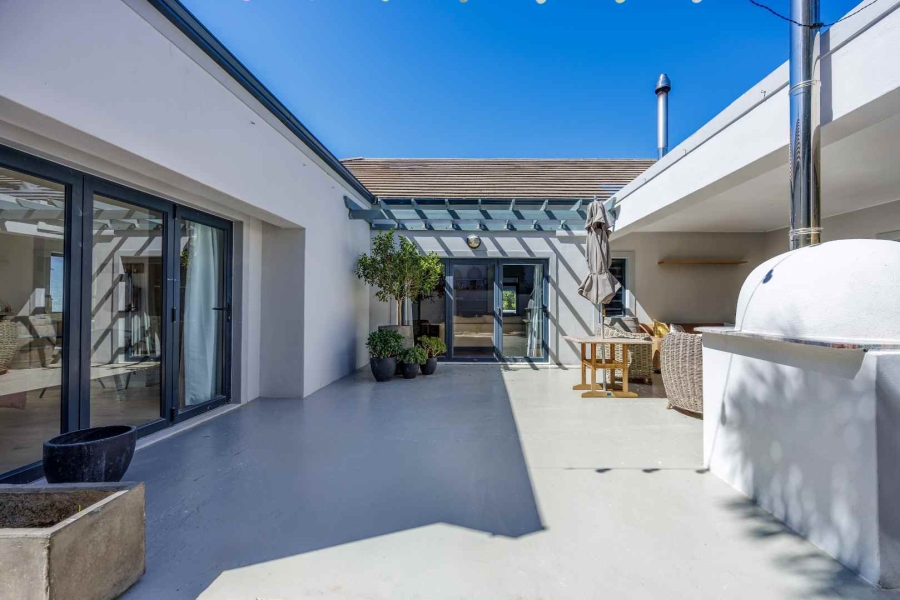4 Bedroom Property for Sale in Kanonberg Western Cape
